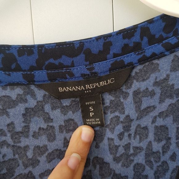 NWOT Banana Republic blue black animal print cheetah wrap dress, Small - Picture 6 of 7